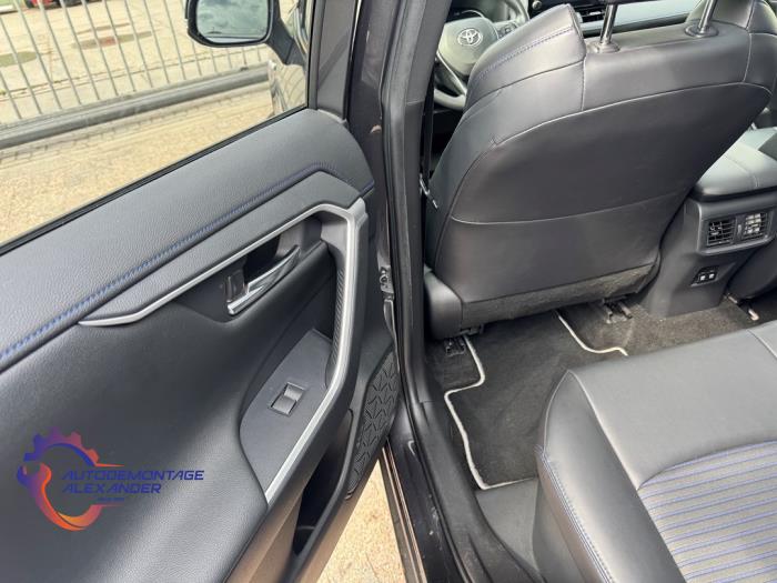 Toyota RAV4 2.5 Hybrid 16V AWD Sloopvoertuig (2019, Grijs)