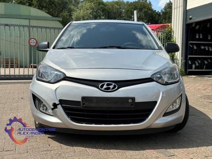 Hyundai i20 1.2i 16V Sloopvoertuig (2012, Zilvergrijs)