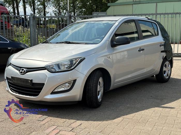 Hyundai i20 1.2i 16V Sloopvoertuig (2012, Zilvergrijs)