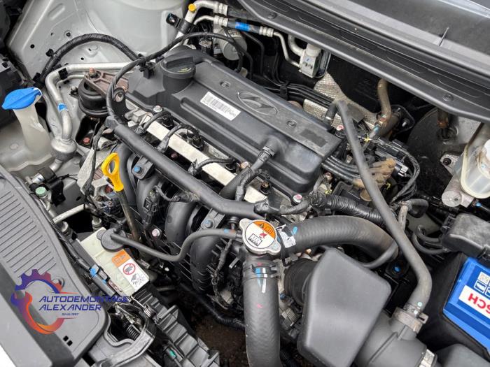 Hyundai i20 1.2i 16V Sloopvoertuig (2012, Zilvergrijs)