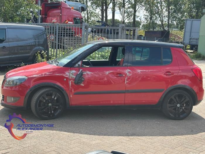 Skoda Fabia II 1.6 TDI 16V 105 Sloopvoertuig (2013, Rood)