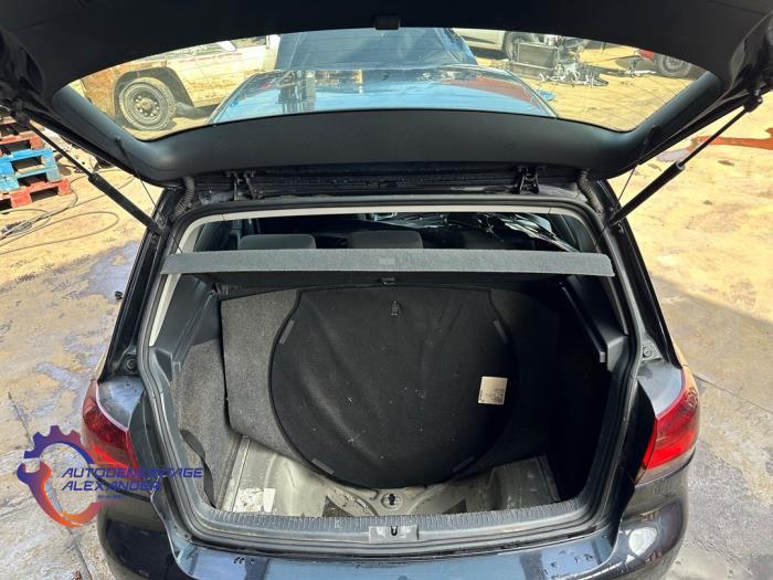 Volkswagen Golf VI 1.6 TDI 16V Sloopvoertuig (2011, Zwart)