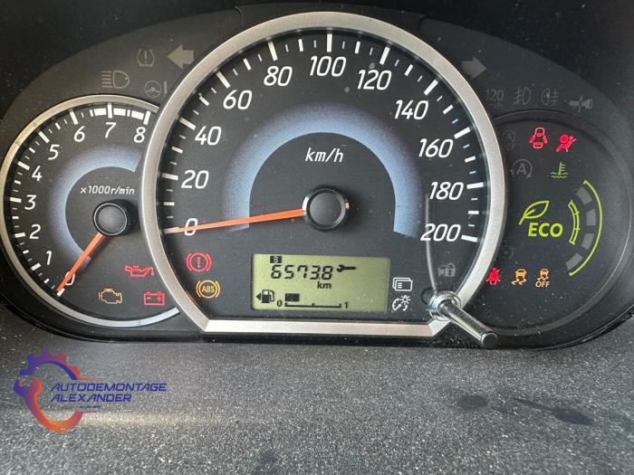 Mitsubishi Space Star 1.0 12V Sloopvoertuig (2015, Titanium, Grijs)