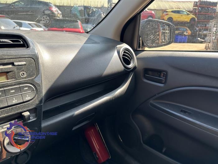 Mitsubishi Space Star 1.0 12V Sloopvoertuig (2015, Titanium, Grijs)