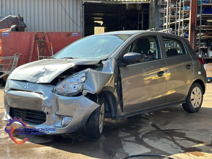 Mitsubishi Space Star 1.0 12V Sloopvoertuig (2015, Titanium, Grijs)