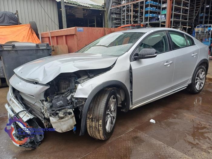 Volvo S60 Cross Country 2.0 D4 16V Sloopvoertuig (2018, Grijs)