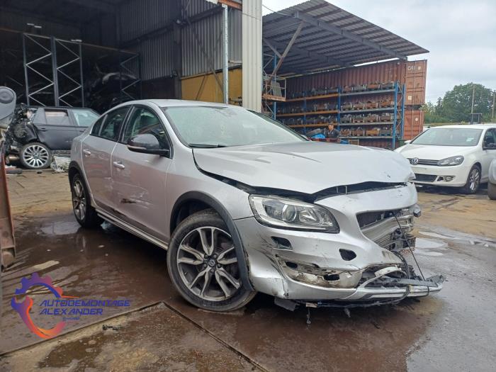 Volvo S60 Cross Country 2.0 D4 16V Sloopvoertuig (2018, Grijs)