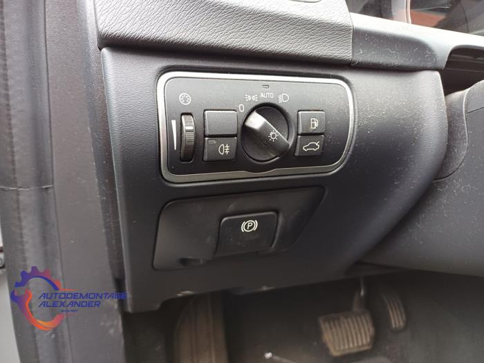 Volvo S60 Cross Country 2.0 D4 16V Sloopvoertuig (2018, Grijs)