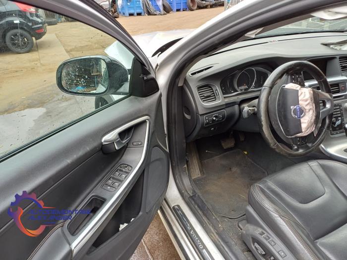 Volvo S60 Cross Country 2.0 D4 16V Sloopvoertuig (2018, Grijs)