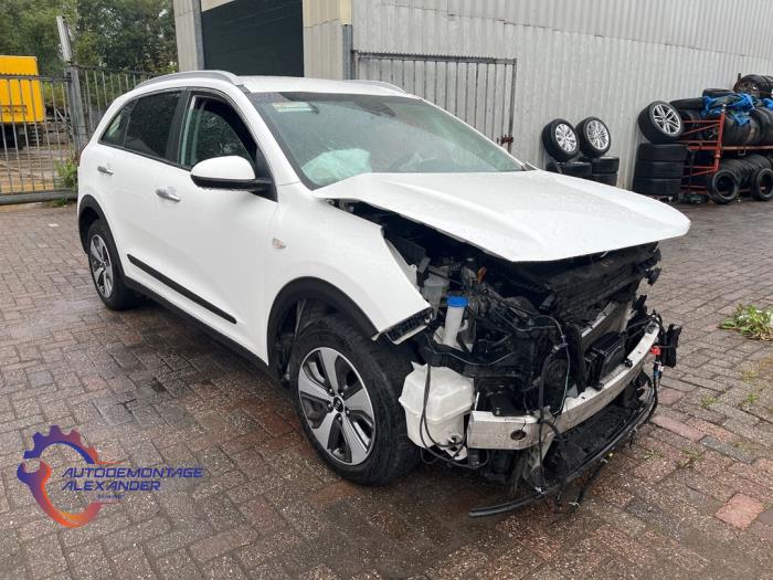 Kia Niro I 1.6 GDI Hybrid Sloopvoertuig (2018, Wit)