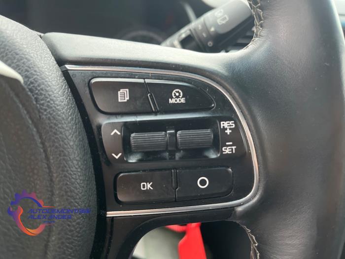 Kia Niro I 1.6 GDI Hybrid Sloopvoertuig (2018, Wit)