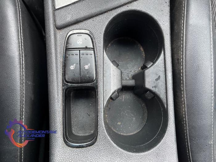 Kia Niro I 1.6 GDI Hybrid Sloopvoertuig (2018, Wit)