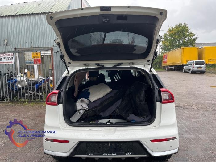 Kia Niro I 1.6 GDI Hybrid Sloopvoertuig (2018, Wit)