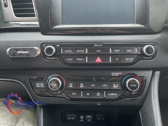 Kia Niro I 1.6 GDI Hybrid Sloopvoertuig (2018, Wit)