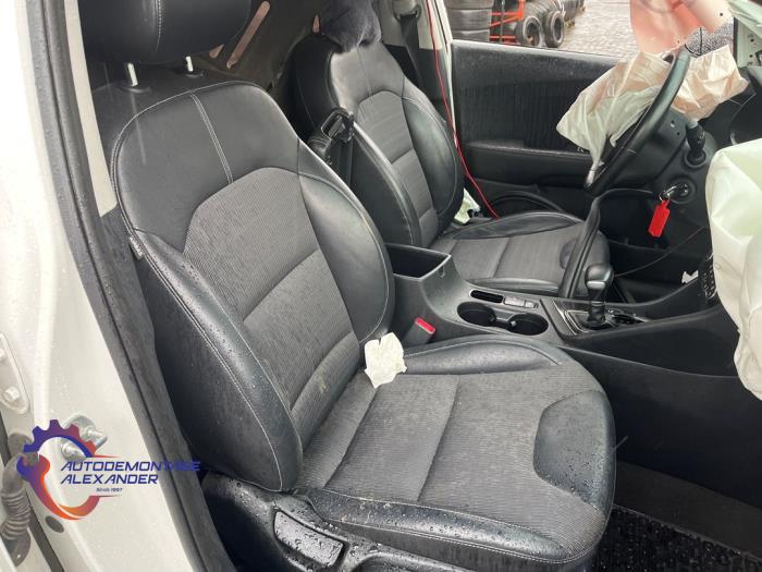 Kia Niro I 1.6 GDI Hybrid Sloopvoertuig (2018, Wit)