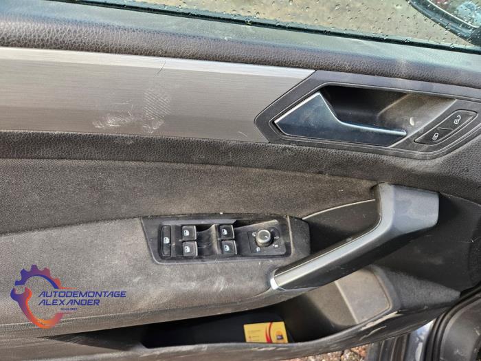 Volkswagen Touran 1.6 TDI SCR BlueMotion Technology Sloopvoertuig (2017, Grijs)