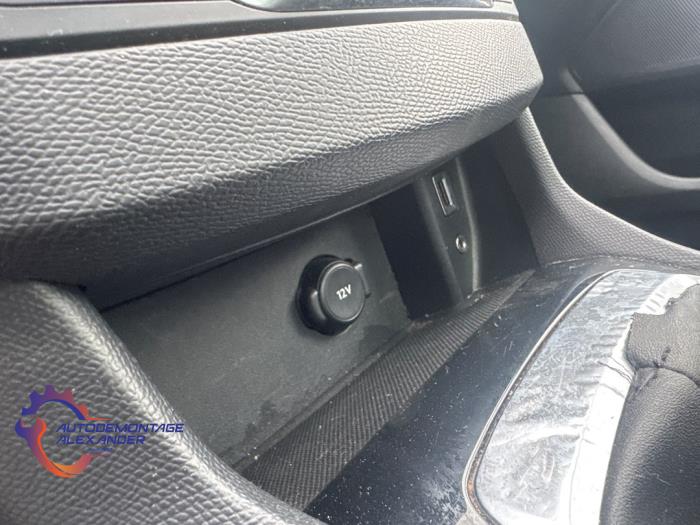 Peugeot 308 SW 1.6 BlueHDi 120 Sloopvoertuig (2015, Blauw)