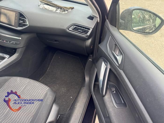 Peugeot 308 SW 1.6 BlueHDi 120 Sloopvoertuig (2015, Blauw)