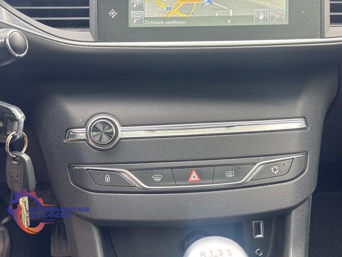 Peugeot 308 SW 1.6 BlueHDi 120 Sloopvoertuig (2015, Blauw)