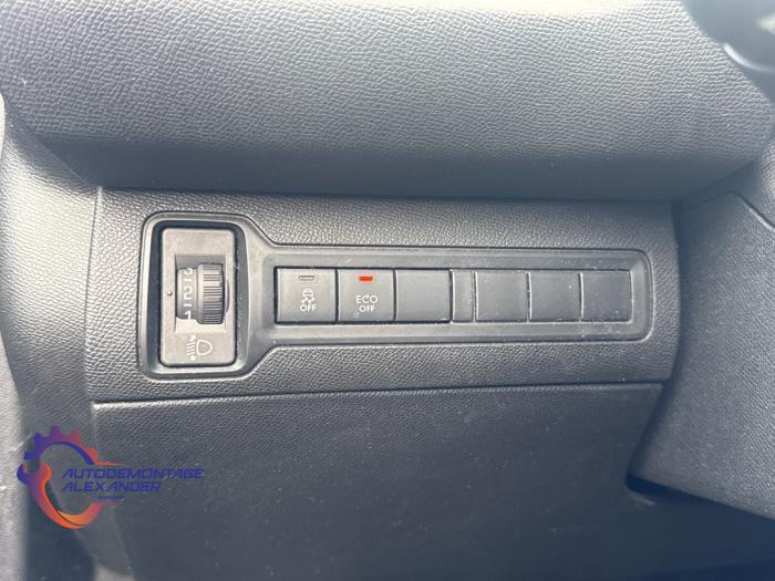 Peugeot 308 SW 1.6 BlueHDi 120 Sloopvoertuig (2015, Blauw)