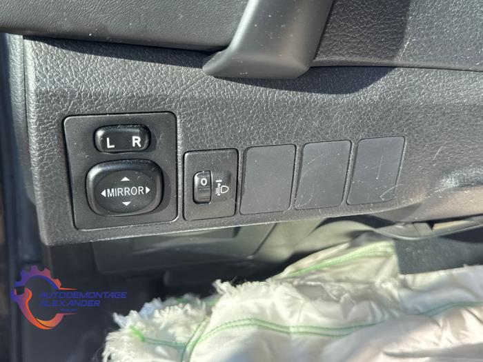 Toyota Auris Touring Sports 1.8 16V Hybrid Sloopvoertuig (2015, Grijs)