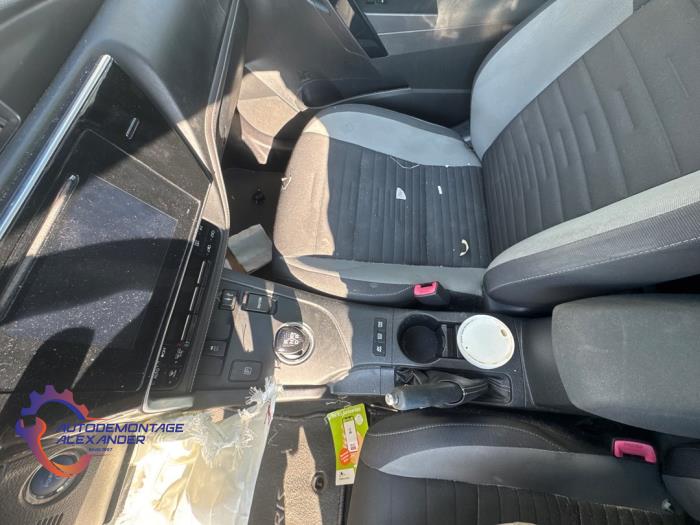 Toyota Auris Touring Sports 1.8 16V Hybrid Sloopvoertuig (2015, Grijs)