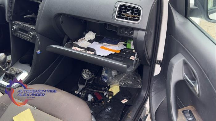 Volkswagen Polo V 1.6 TDI 16V 90 Sloopvoertuig (2011, Wit)