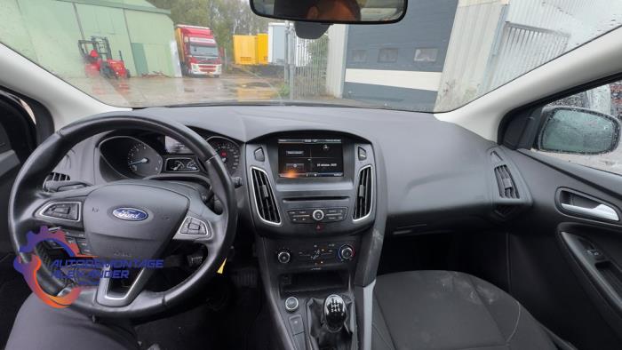 Ford Focus 3 1.0 Ti-VCT EcoBoost 12V 100 Sloopvoertuig (2015, Grijs)