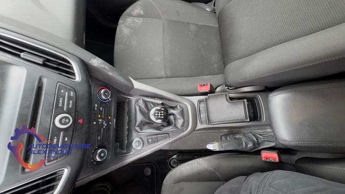 Ford Focus 3 1.0 Ti-VCT EcoBoost 12V 100 Sloopvoertuig (2015, Grijs)