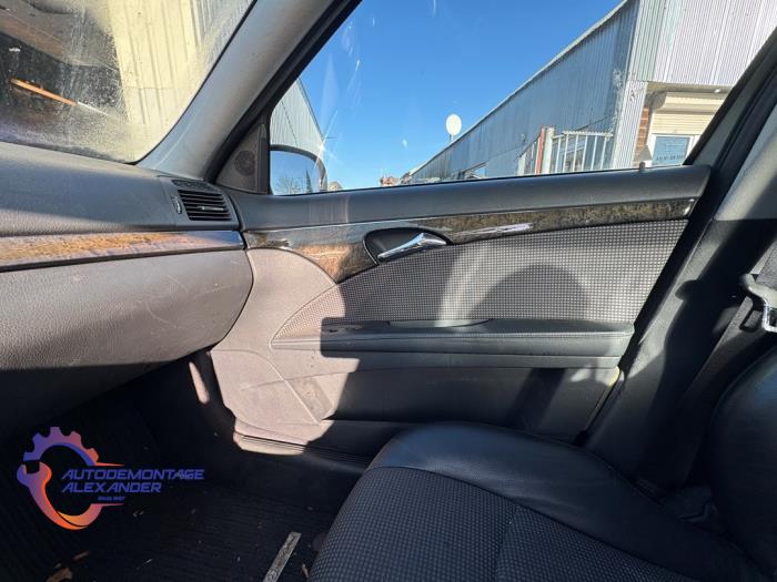 Mercedes E Combi 2.6 E-240 V6 18V Sloopvoertuig (2005, Zwart)