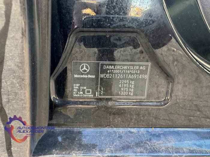 Mercedes E Combi 2.6 E-240 V6 18V Sloopvoertuig (2005, Zwart)