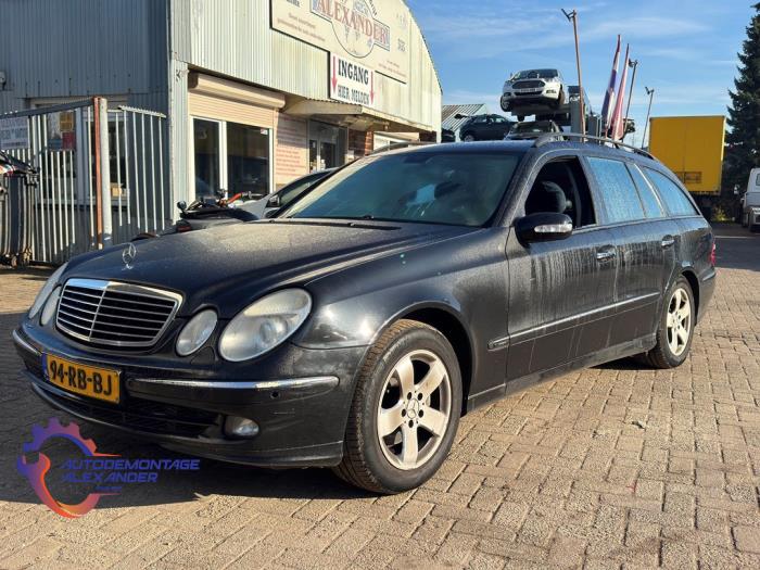 Mercedes E Combi 2.6 E-240 V6 18V Sloopvoertuig (2005, Zwart)