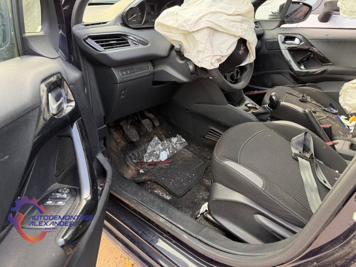 Peugeot 208 I 1.2 Vti 12V PureTech 82 Sloopvoertuig (2016, Paars)