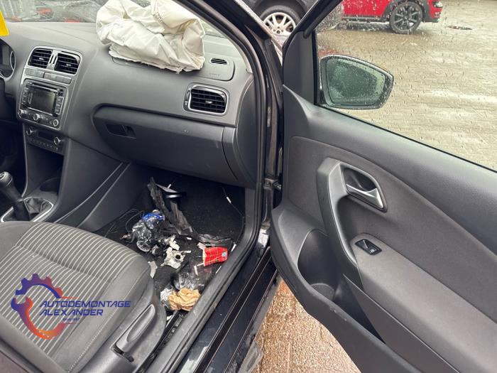 Volkswagen Polo V 1.6 TDI 16V 90 Sloopvoertuig (2012, Zwart)