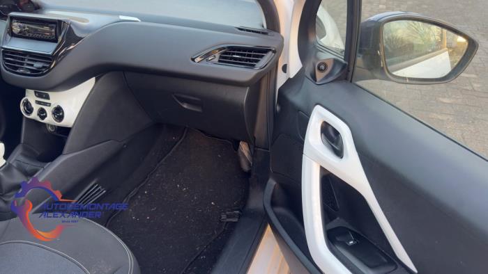 Peugeot 208 I 1.0 Vti 12V PureTech Sloopvoertuig (2014, Wit)