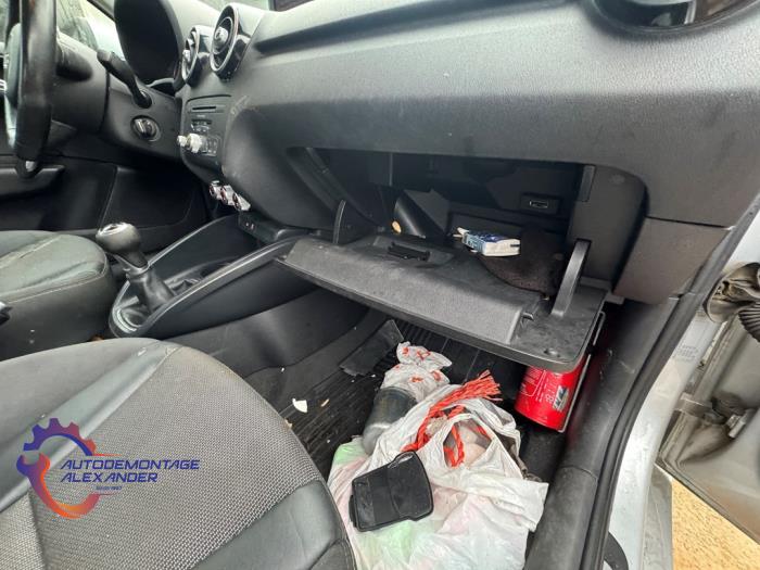 Audi A1 1.6 TDI 16V Sloopvoertuig (2011, Grijs)