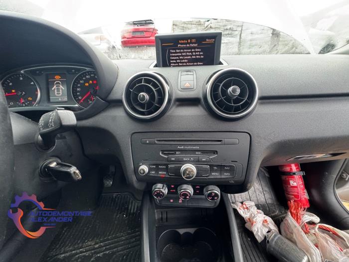 Audi A1 1.6 TDI 16V Sloopvoertuig (2011, Grijs)