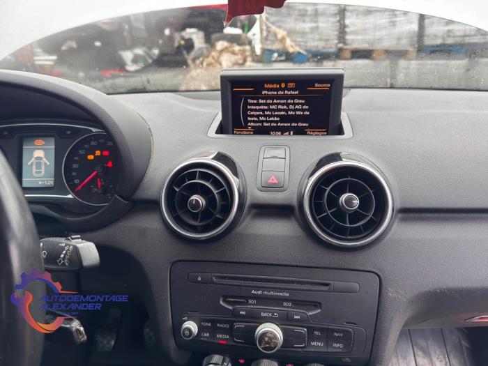 Audi A1 1.6 TDI 16V Sloopvoertuig (2011, Grijs)