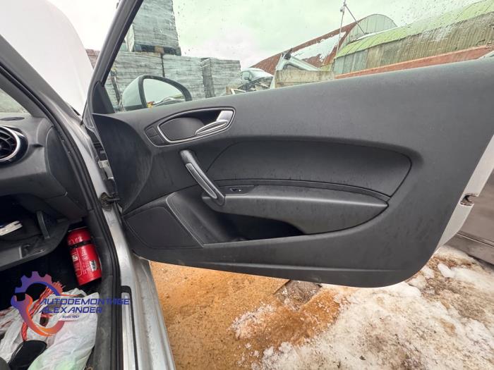 Audi A1 1.6 TDI 16V Sloopvoertuig (2011, Grijs)