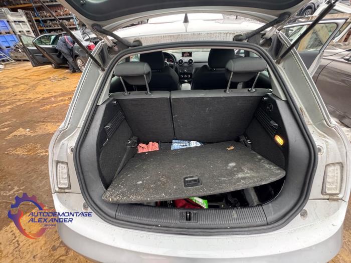 Audi A1 1.6 TDI 16V Sloopvoertuig (2011, Grijs)