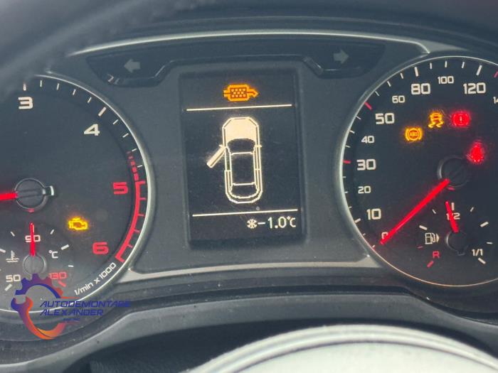 Audi A1 1.6 TDI 16V Sloopvoertuig (2011, Grijs)