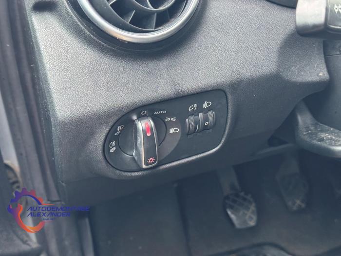 Audi A1 1.6 TDI 16V Sloopvoertuig (2011, Grijs)