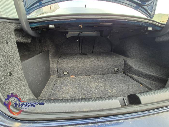 Volkswagen Jetta IV 1.4 TSI Hybrid 16V Sloopvoertuig (2013, Blauw)