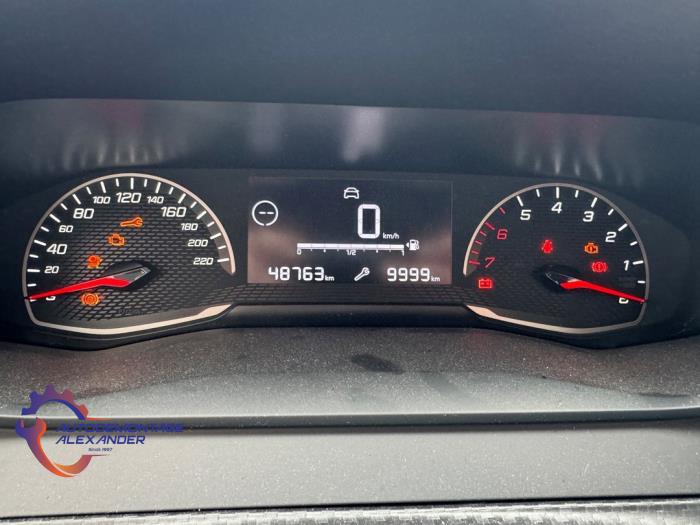 Peugeot 208 II 1.2 Vti 12V PureTech 75 Sloopvoertuig (2022, Geel)