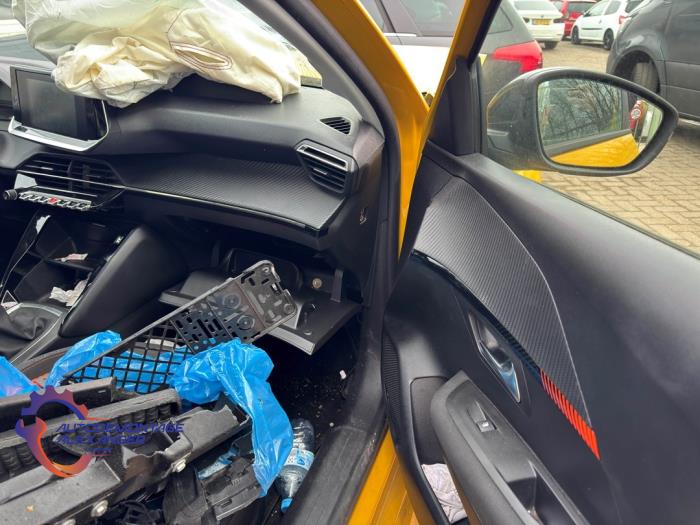 Peugeot 208 II 1.2 Vti 12V PureTech 75 Sloopvoertuig (2022, Geel)