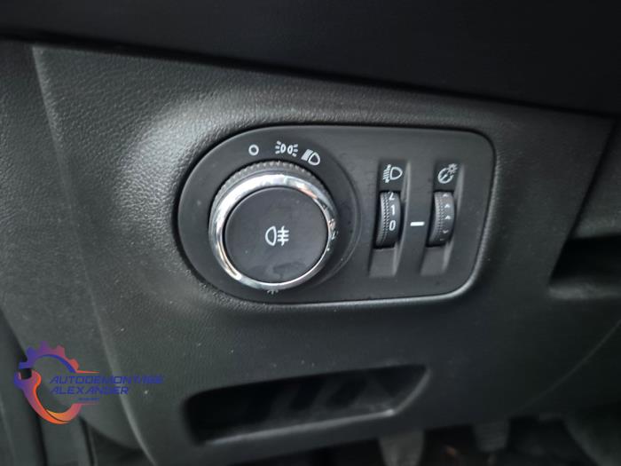 Opel Corsa E 1.2 16V Sloopvoertuig (2018, Wit)