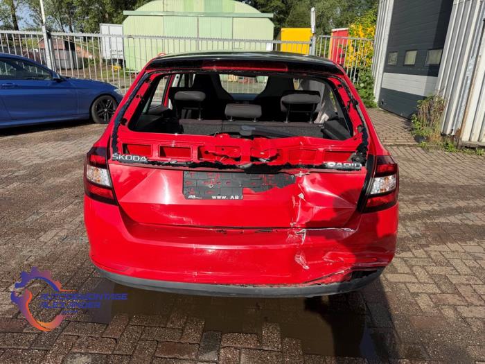 Skoda Rapid Spaceback 1.6 TDI Greenline Sloopvoertuig (2014, Rood)