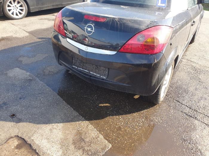 Opel Tigra Sloopvoertuig (2005, Zwart)