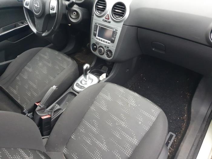 Opel Corsa D 1.2 16V Sloopvoertuig (2011, Groen)