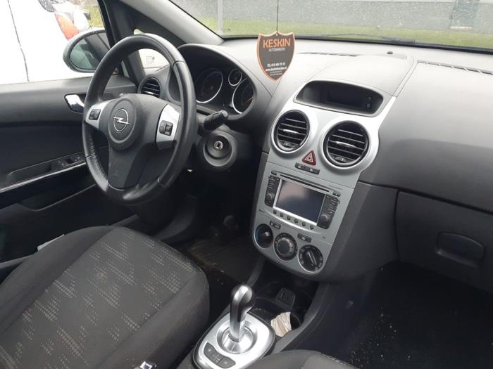 Opel Corsa D 1.2 16V Sloopvoertuig (2011, Groen)